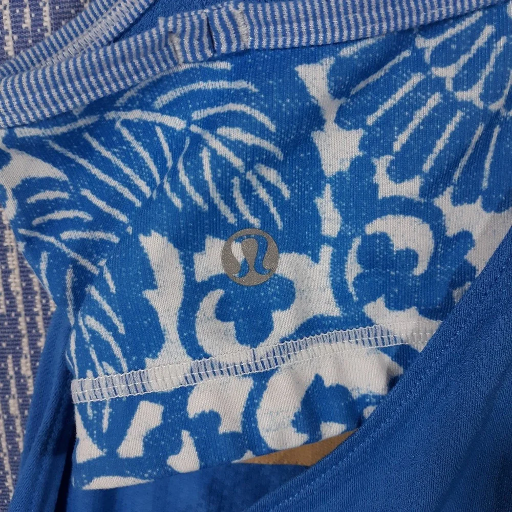 Lululemon Tank Top Womens Size 8 Built-In Bra Blue Gym Run Yoga Workout